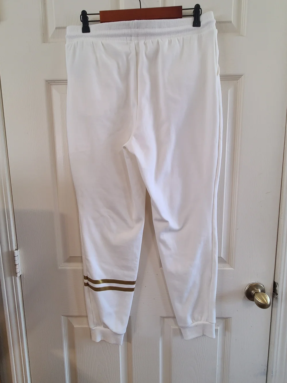 GUESS White Two-Piece Hoodie & Jogger Set with Gold Stripe Size L